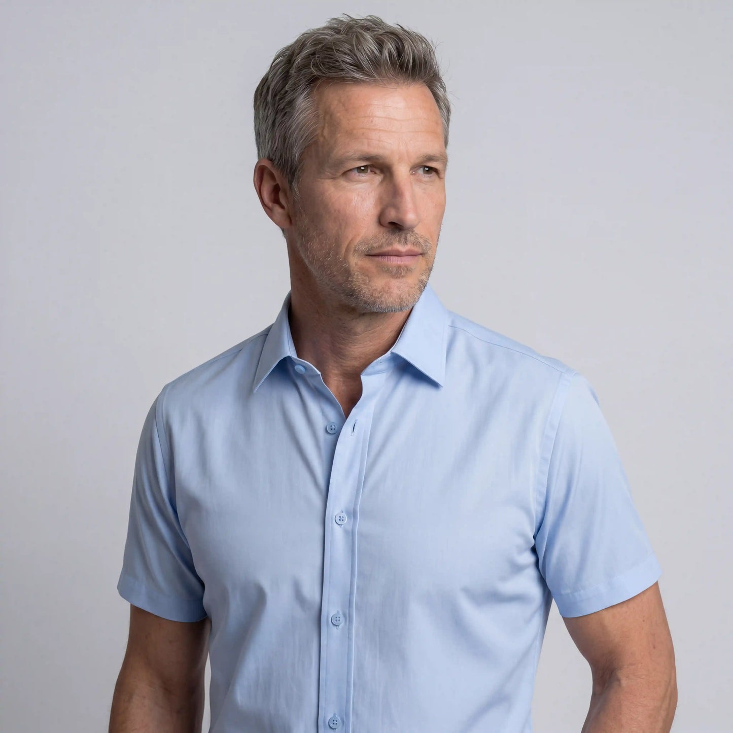 Chemise Ajustée à Manches Courtes